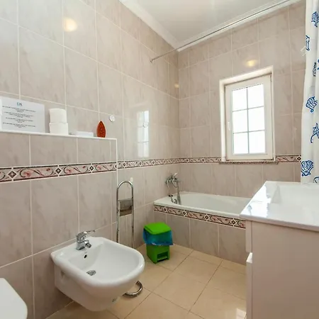 Homestay G - *